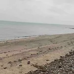 Quietly Located Close To The Sea 別荘 *