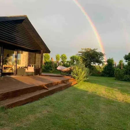 Quietly Located Close To The Sea Vakantiehuis